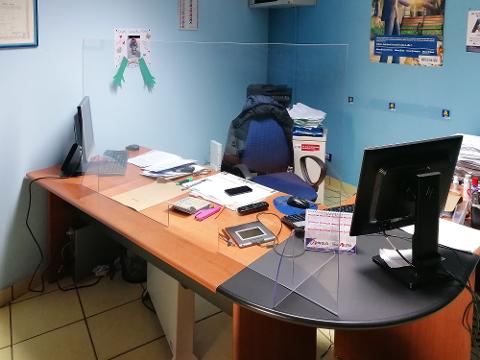 Parafiato in policarbonato compatto e plexiglass CON SUPPORTI BELLINVETRO