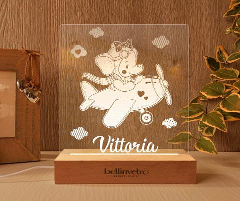 Lampada LED in plexiglass | NIGHT LIGHT | elefantino con aeroplano con base in legno BELLINVETRO VR 390