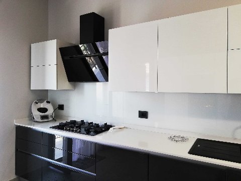 Paraschizzi cucina in vetro laccato 5 mm trasparente extrachiaro temperato BELLINVETRO