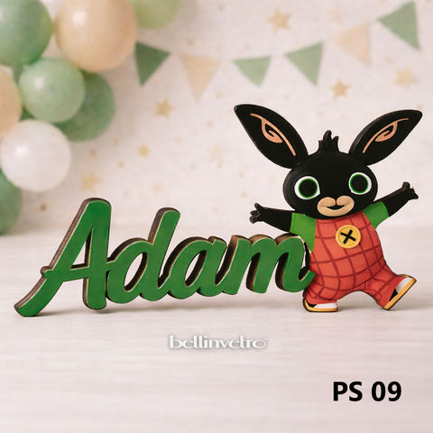 Nomi personalizzati in legno laccato con personaggio su una riga BELLINVETRO VR-UV 1451