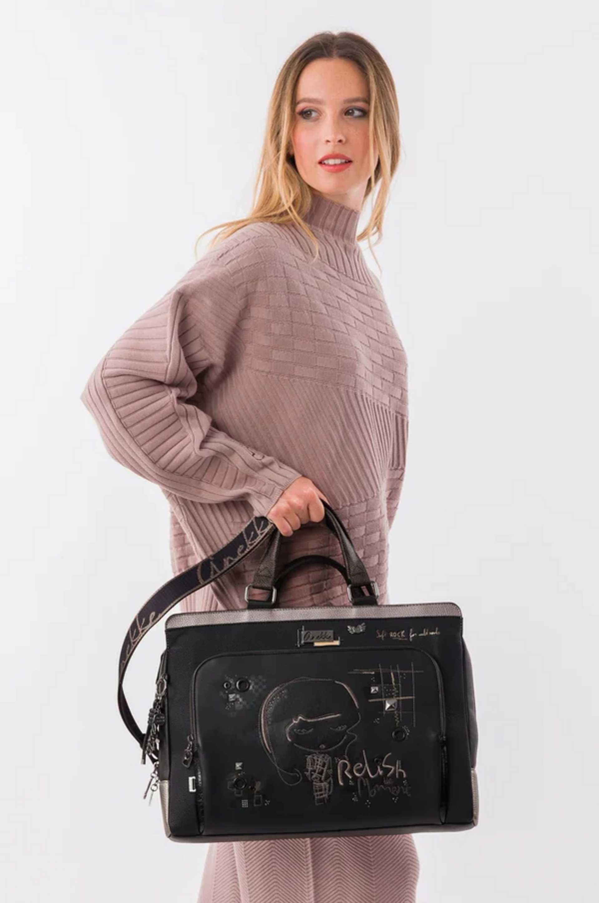 CARTELLA  DONNA  P/C 1 SOFFIETTO 13 POLLICI ANEKKE Linea IRON