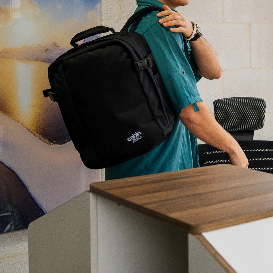 ZAINO DA VIAGGIO Classic Tech 28 ABSOLUTE BLACK Cabin Zero CABIN ZERO