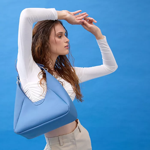 Borsa Hobo  O bag Ginevra  Dimensione cm 17 lunghezza, cm 30 larghezza, 13cm profondità O Bag