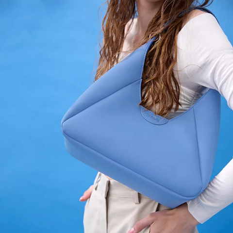 Borsa Hobo  O bag Ginevra  Dimensione cm 17 lunghezza, cm 30 larghezza, 13cm profondità O Bag