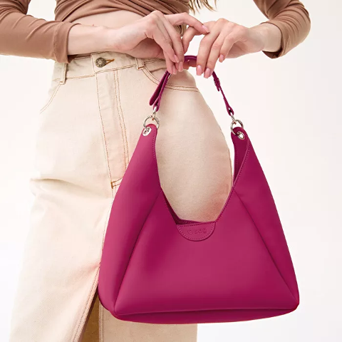 Borsa Hobo  O bag Ginevra  Dimensione cm 17 lunghezza, cm 30 larghezza, 13cm profondità O Bag