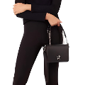 O pocket con pattina con effetto bottalato + manici con catena O Bag O pocket 	Linea Obag