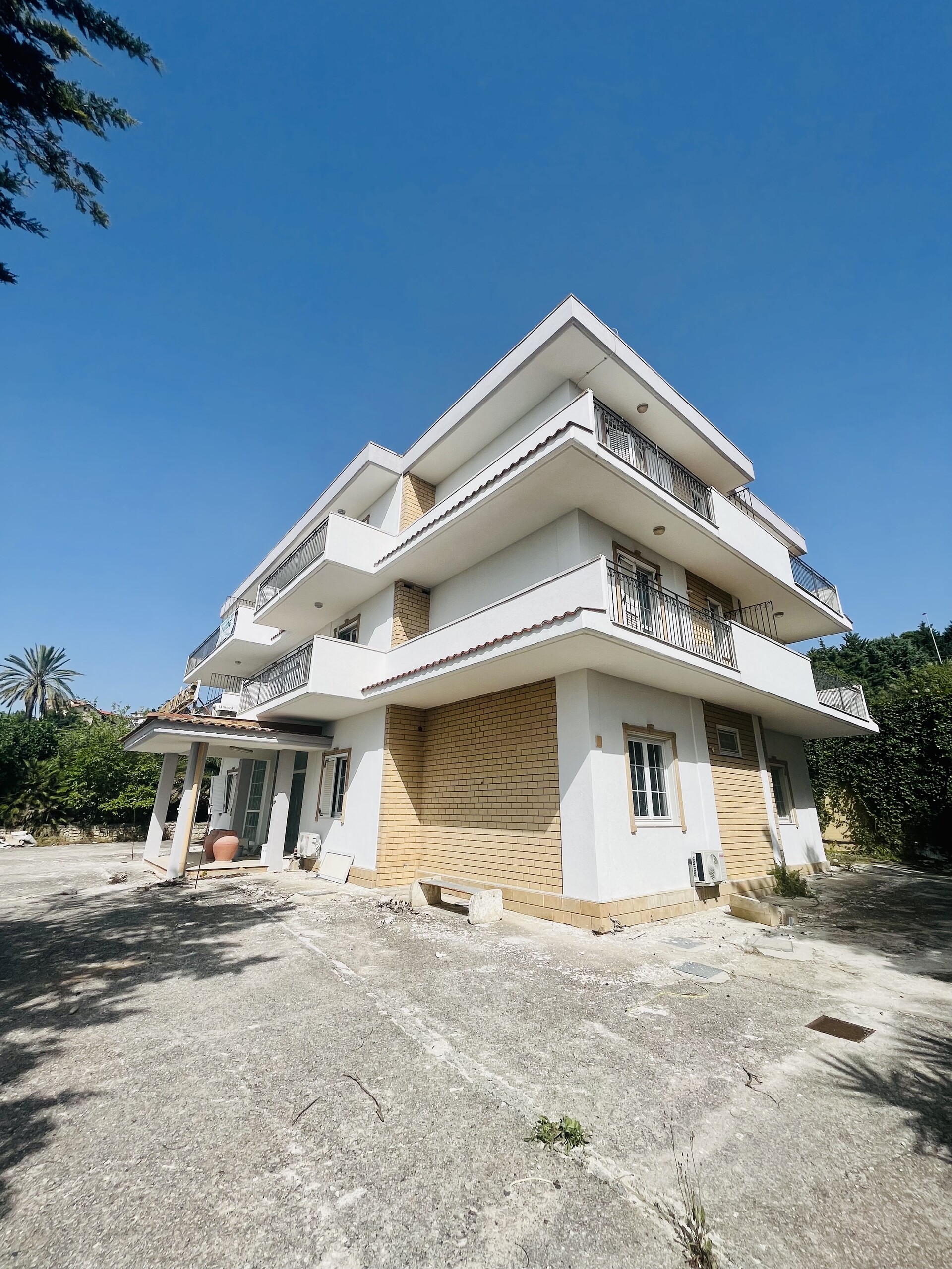 Albergo in Vendita a Corleone (Palermo)