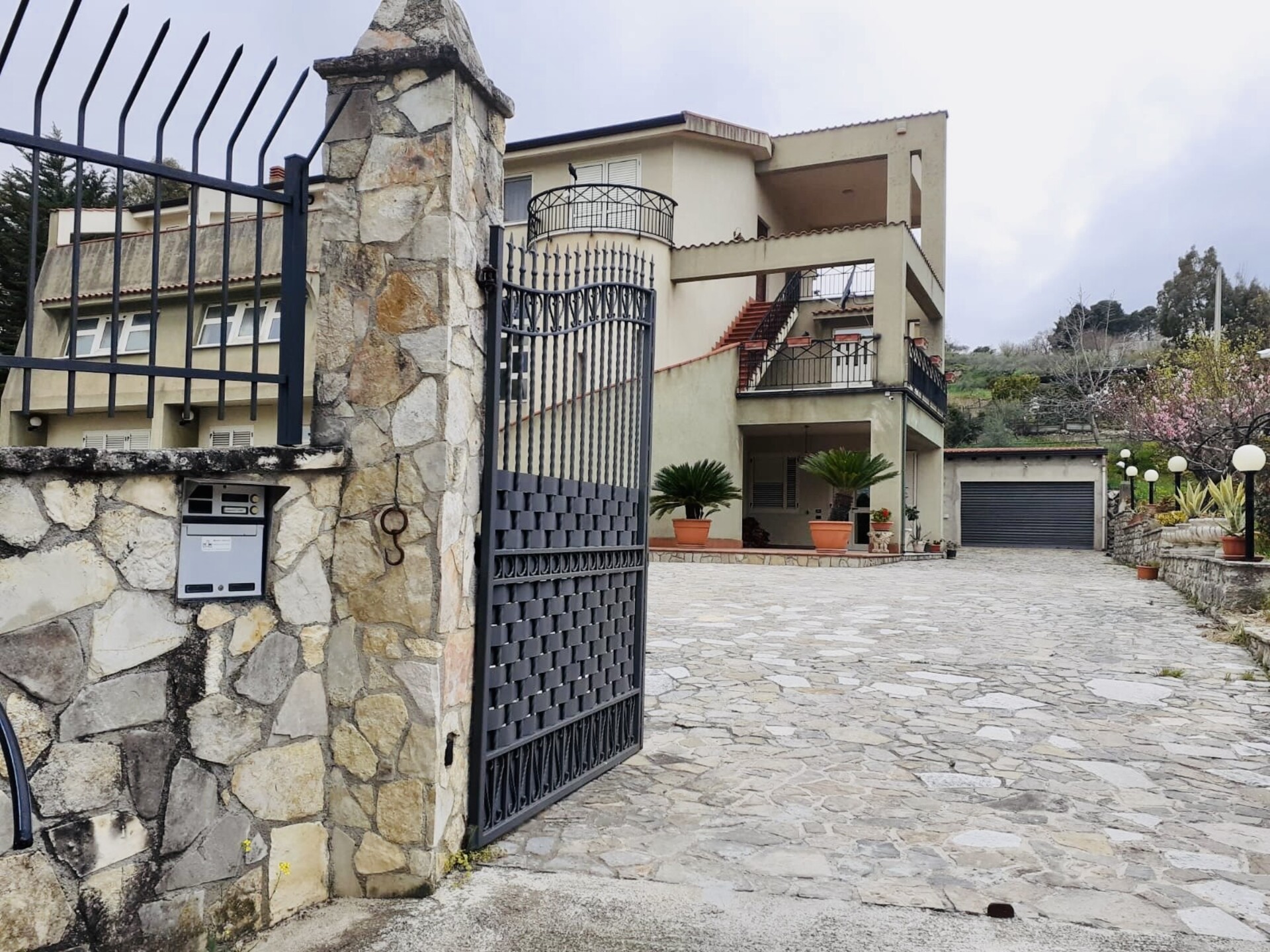 Villa in Vendita a Bivona (Agrigento)