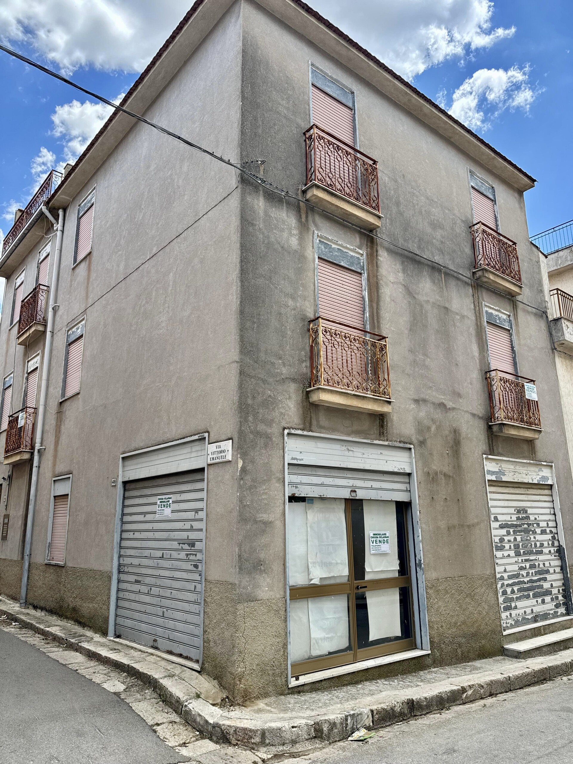 Fabbricato indipendente in Vendita a Campofiorito (Palermo)