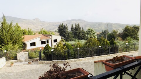 Villa in Vendita a Bivona (Agrigento)