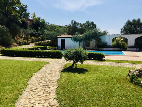Villa in Vendita a Monreale (Palermo)