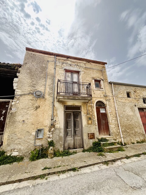 Fabbricato indipendente in Vendita a Chiusa Sclafani (Palermo)