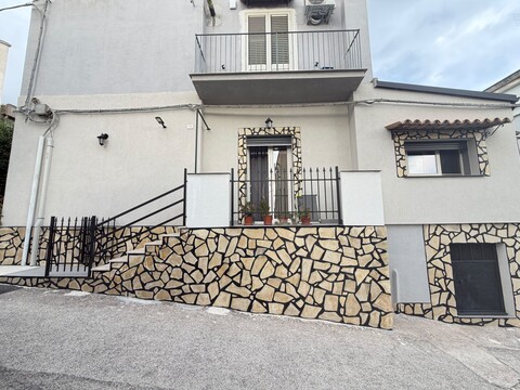 Fabbricato indipendente in Vendita a Bisacquino (Palermo)