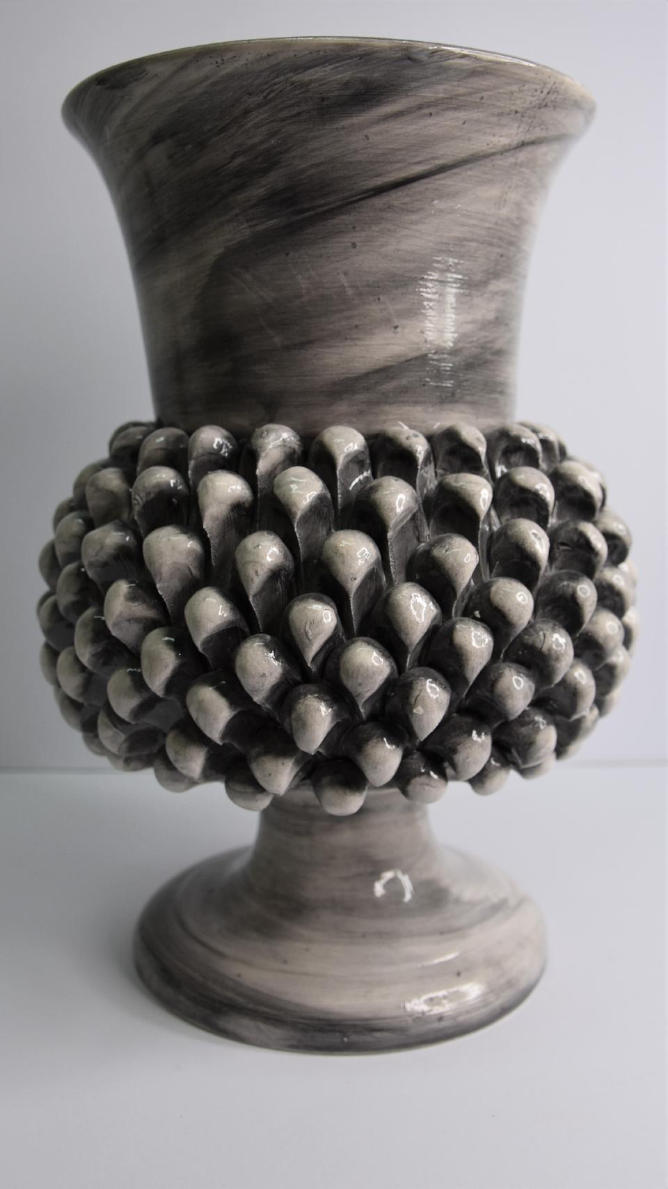 Vaso pigna Produzione artigianale di Santo Stefano di Camastra h.30