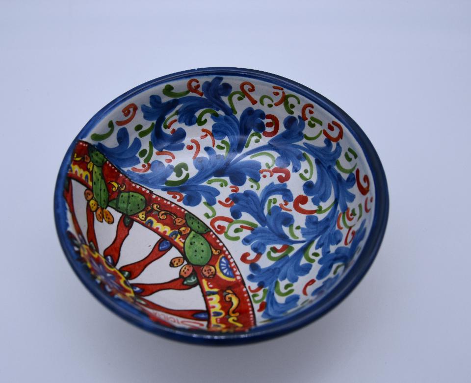 Ciotola per antipasti/aperitivi decoro ruota carretto Produzione artigianale di Santo Stefano di Camastra Diametro 12cm