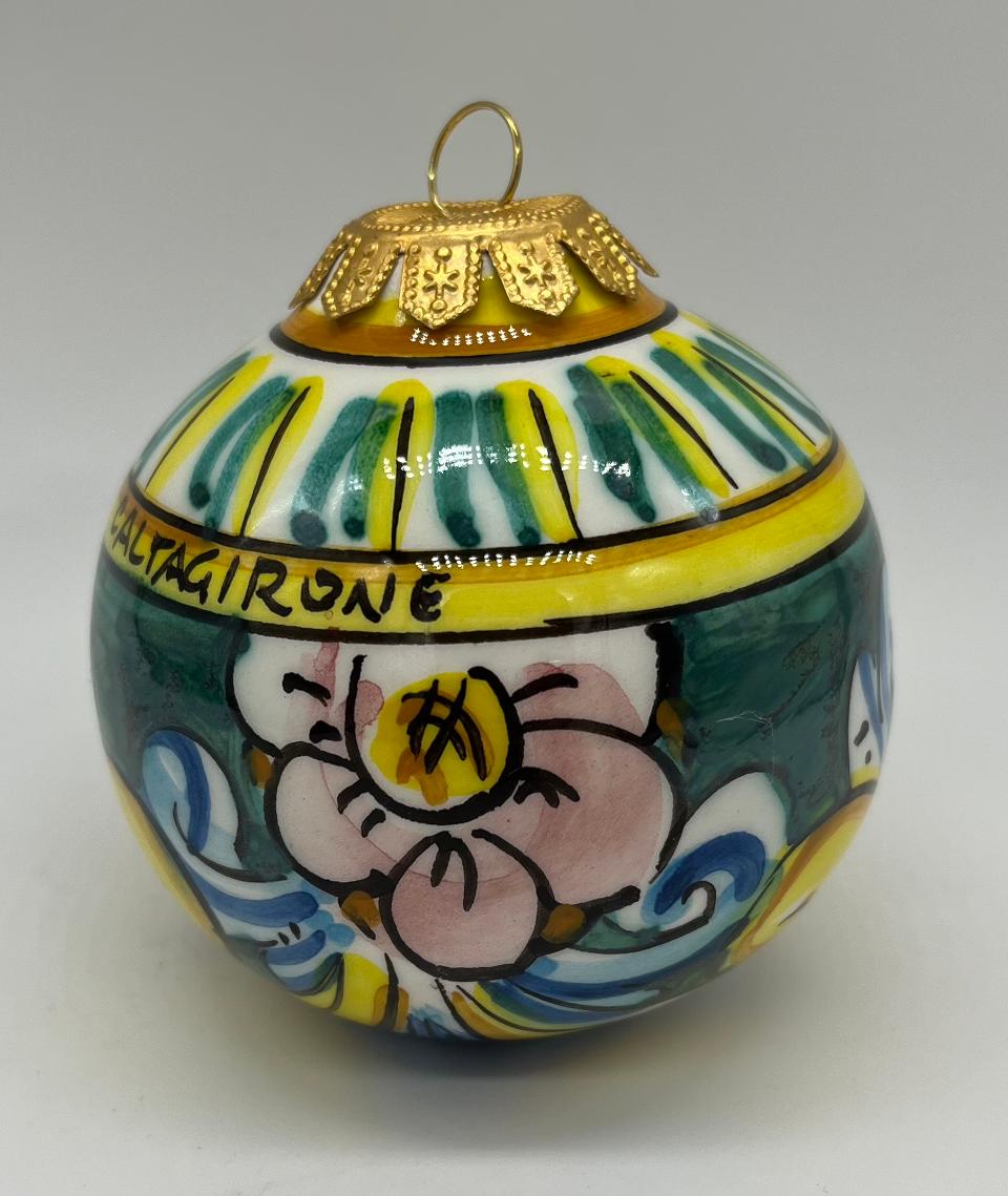 Palline di Natale in ceramica siciliana decoro barocco floreale Produzione artigianale di Caltagirone 8/9 cm