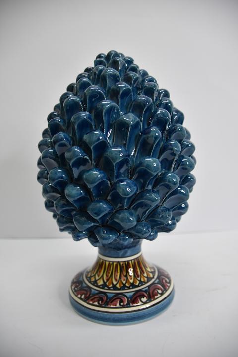 Pigna siciliana in ceramica blu antico con piede decorato Produzione artigianale di Caltagirone  h.30 cm