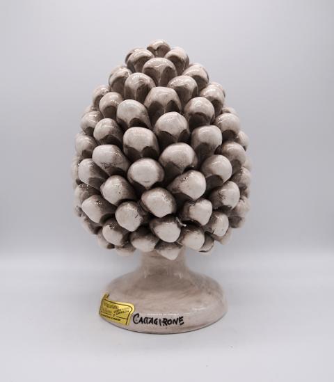 Pigna siciliana in ceramica design moderno bianca/bianco antico fumé Produzione artigianale di Caltagirone h.20 cm