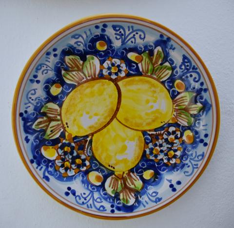 Piatto in ceramica da parete vari decori Produzione artigianale di Caltagirone Diametro 18cm
