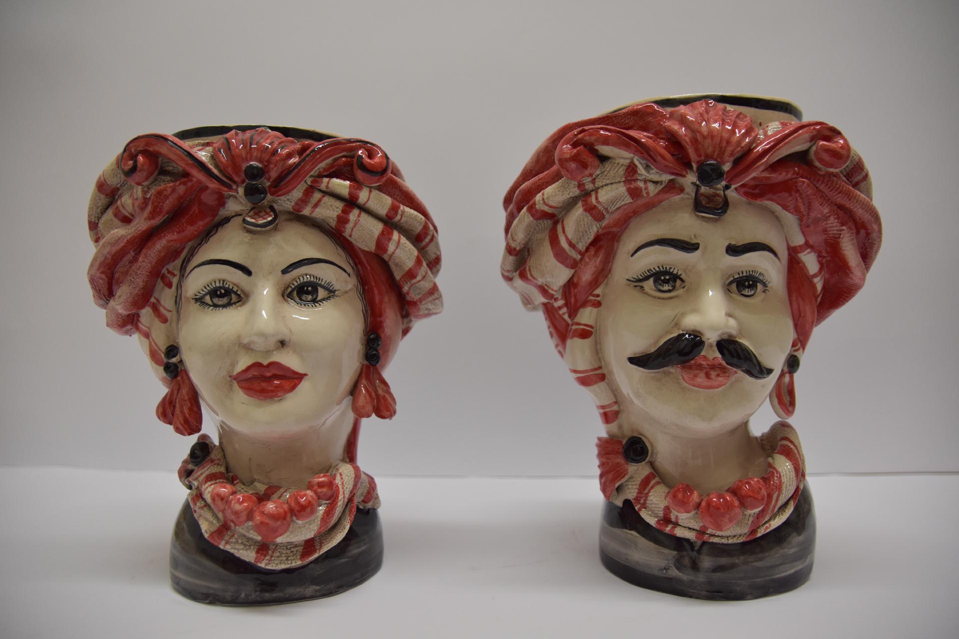 Coppia teste di moro con turbante decoro rosso e nero Produzione artigianale di Caltagirone h.30cm