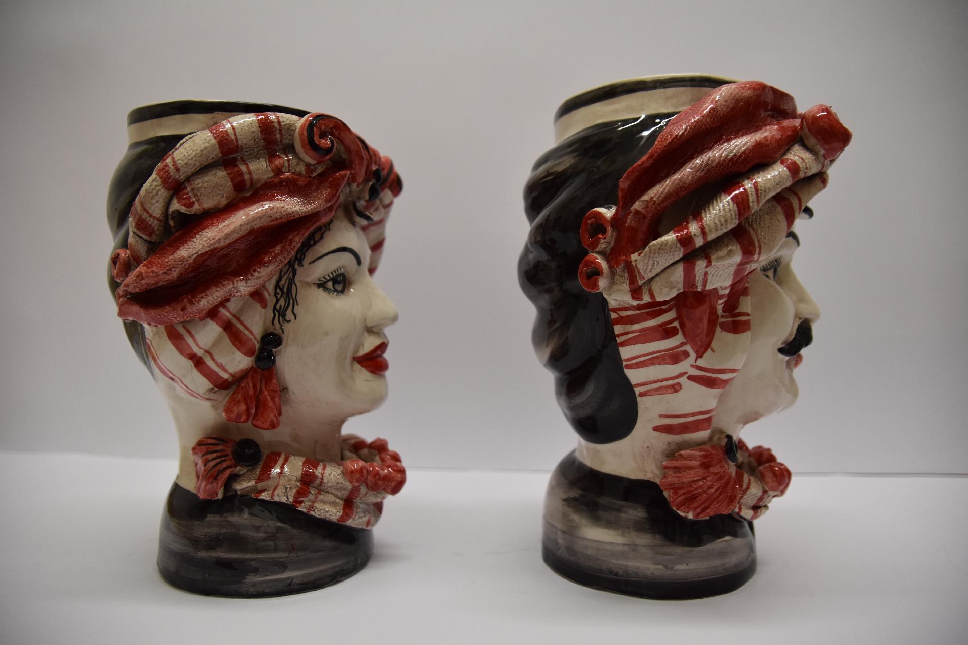 Coppia teste di moro con turbante decoro rosso e nero Produzione artigianale di Caltagirone h.30cm