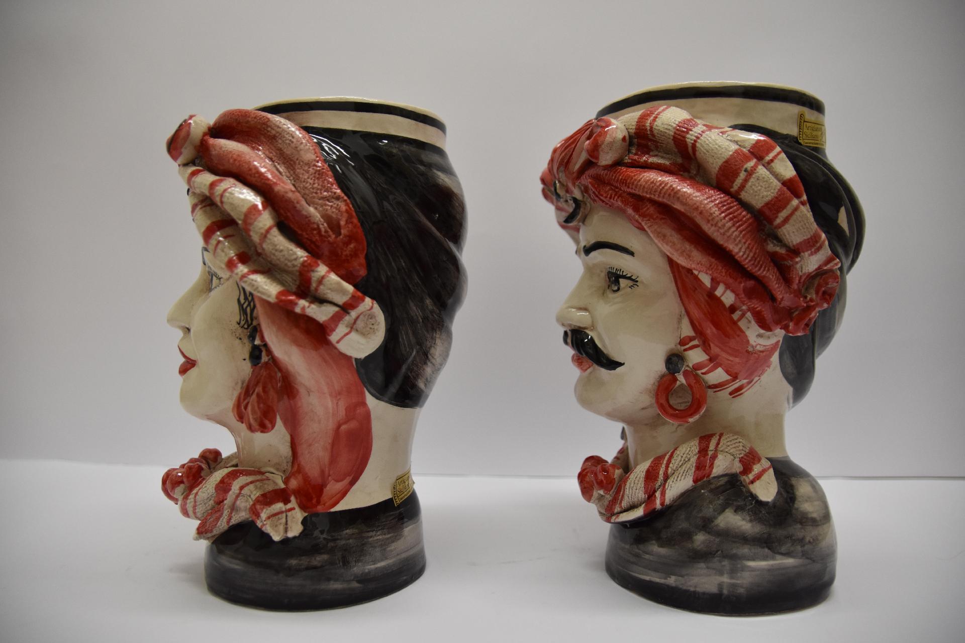 Coppia teste di moro con turbante decoro rosso e nero Produzione artigianale di Caltagirone h.30cm