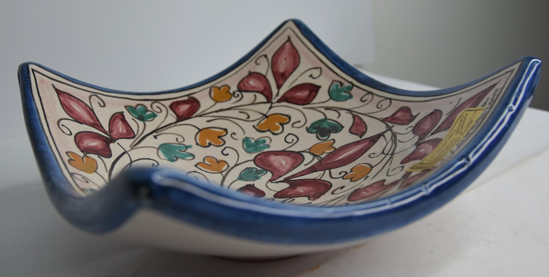 Svuota tasche/Porta caramelle in ceramica  Produzione artigianale di Caltagirone  21 x 21