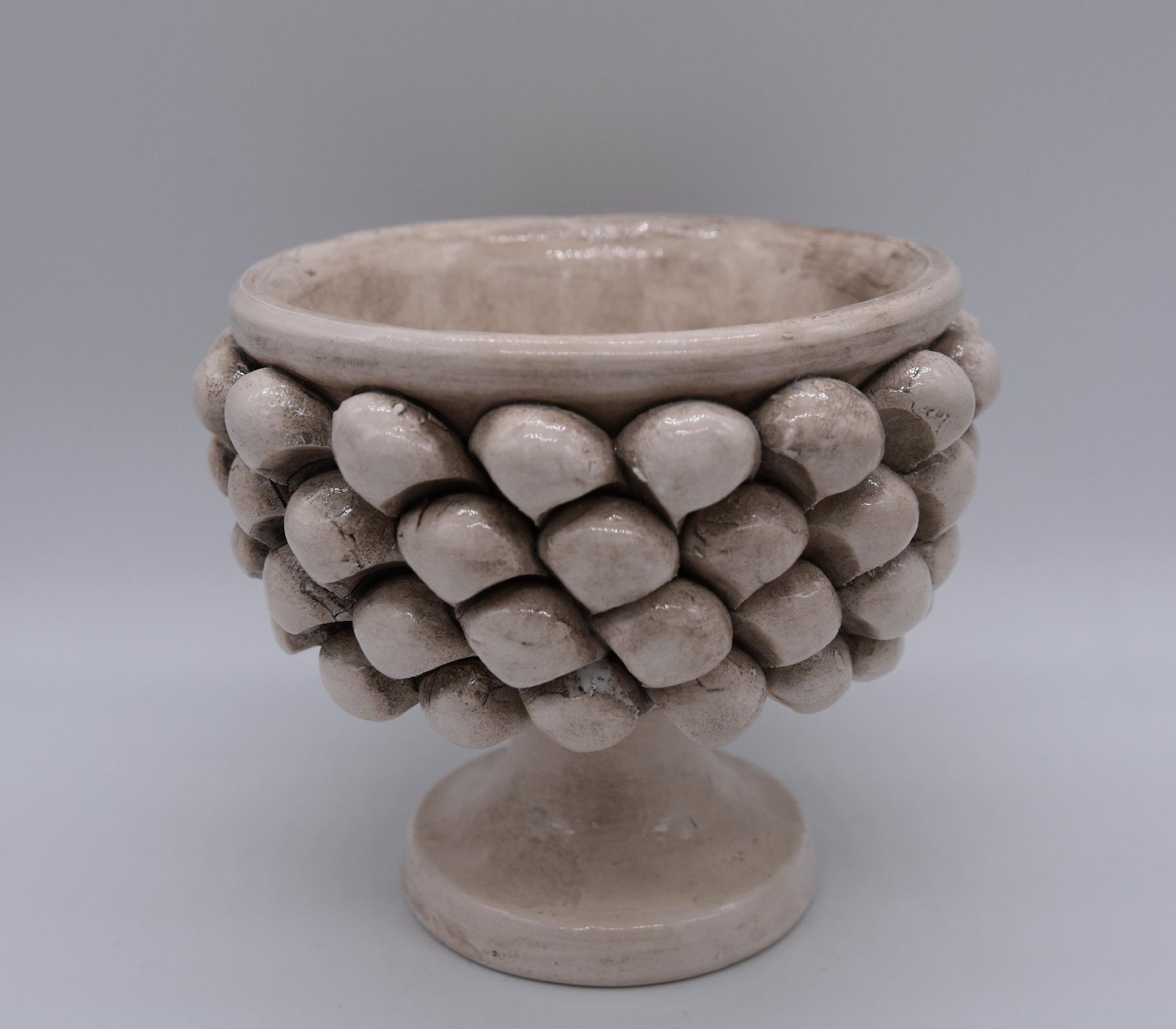 Mezza pigna h.10 cm bianco antico vaso porta pianta Produzione artigianale di Caltagirone con alzata
