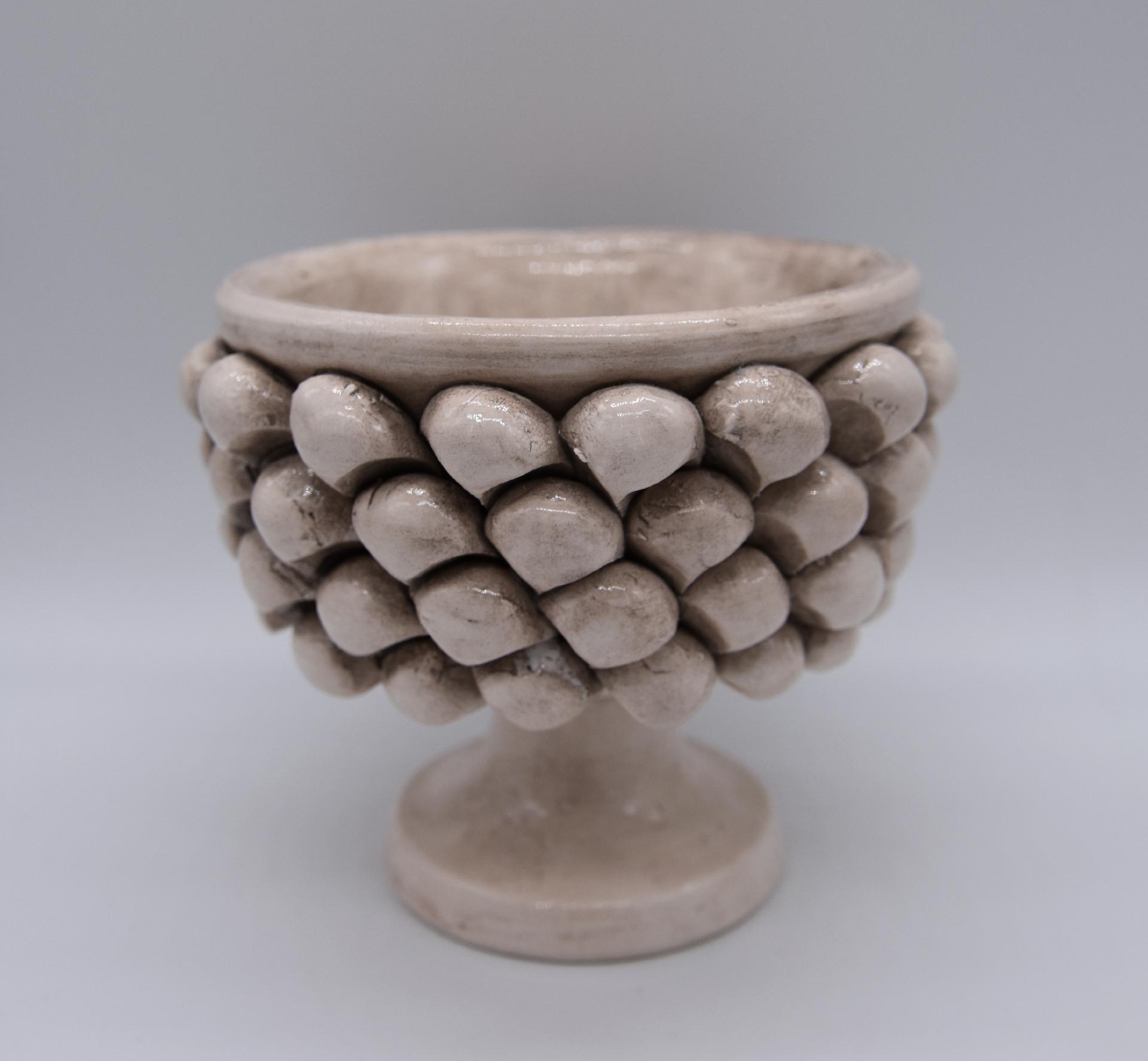 Mezza pigna h.10 cm bianco antico vaso porta pianta Produzione artigianale di Caltagirone con alzata
