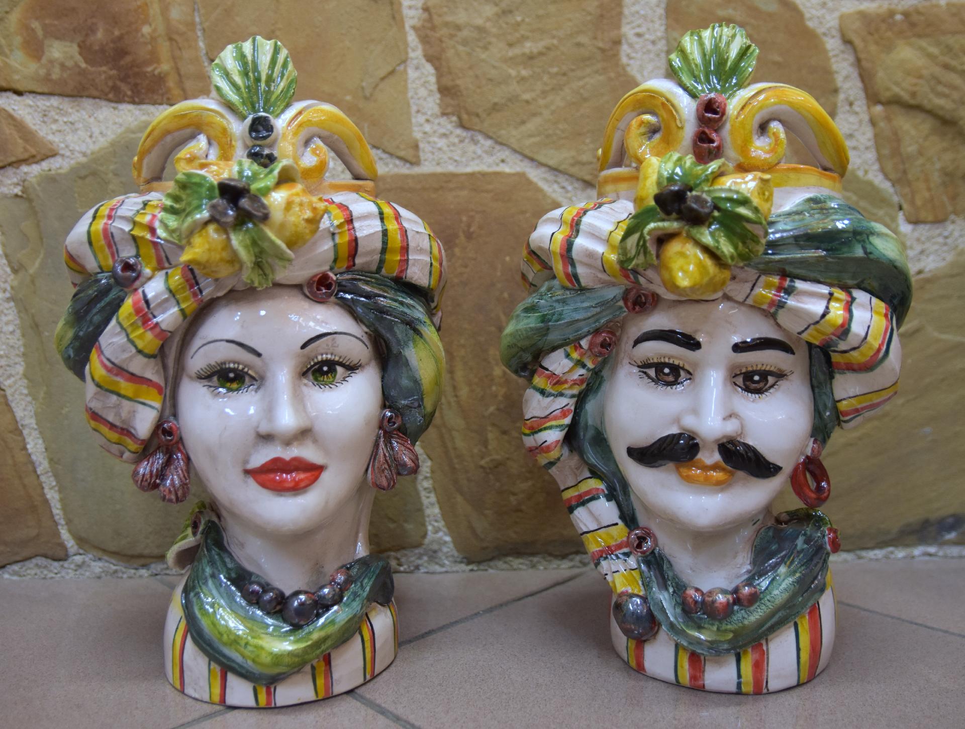 Coppia Teste di moro con limoni e turbante decoro verde Produzione artigianale di Caltagirone h.30cm