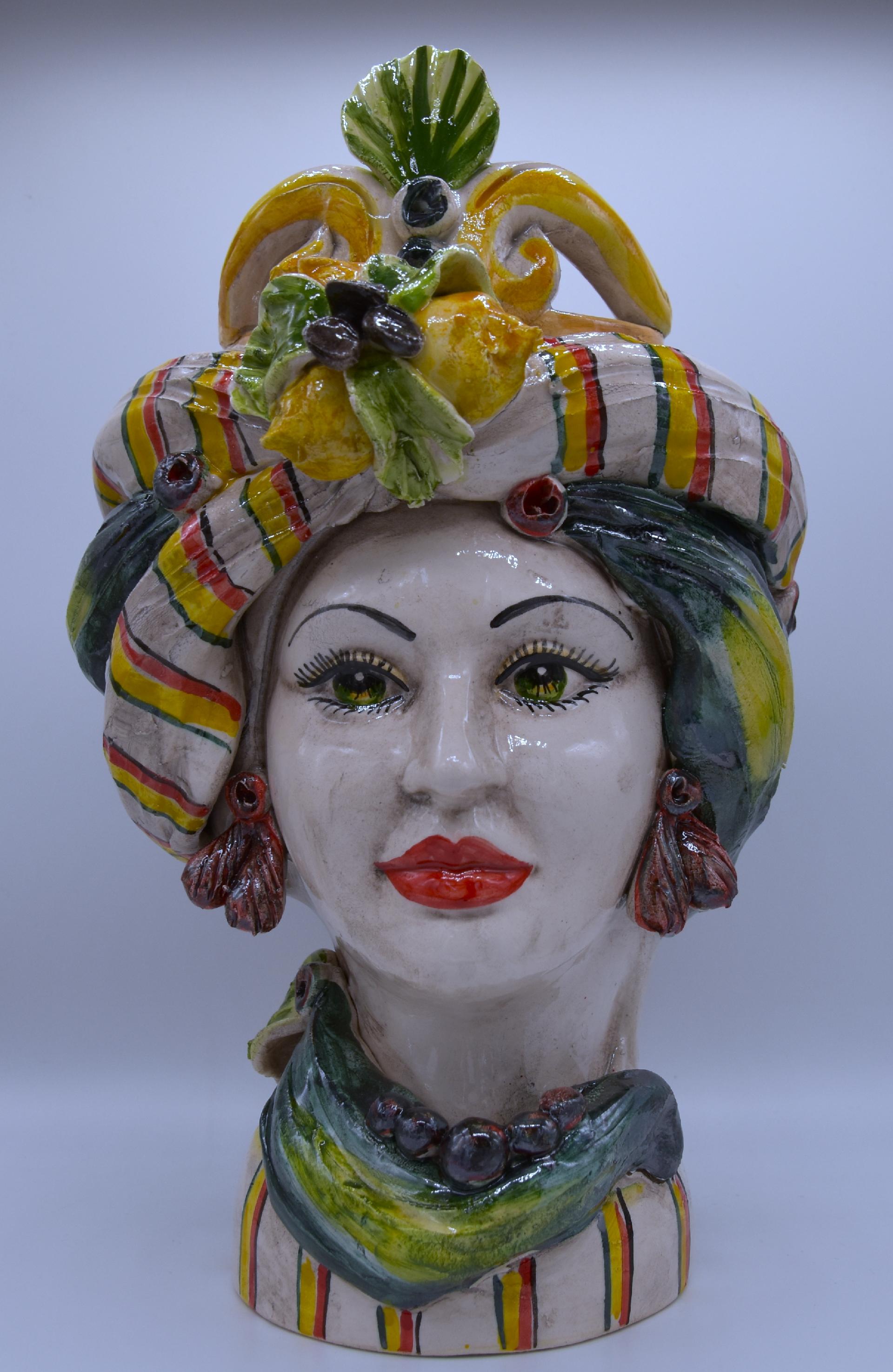 Coppia Teste di moro con limoni e turbante decoro verde Produzione artigianale di Caltagirone h.30cm