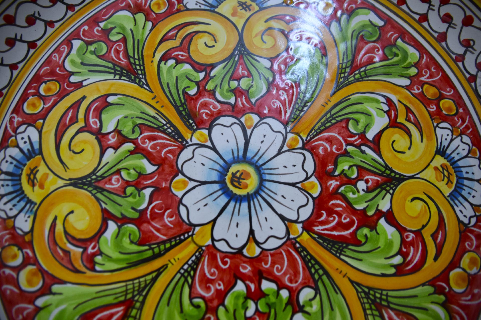 Piatto floreale in ceramica siciliana da parete Produzione artigianale di Caltagirone Diametro 55cm