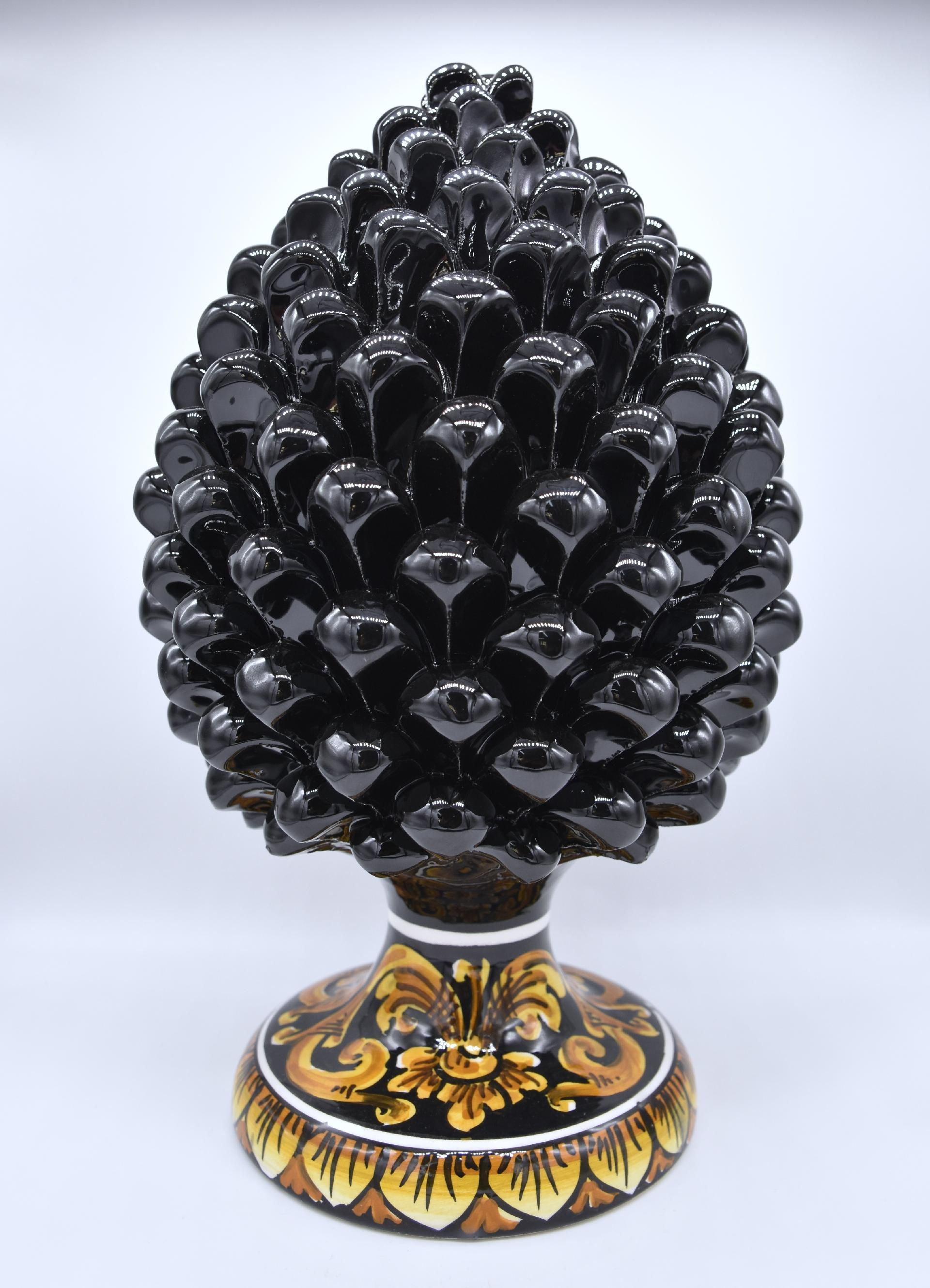 Pigna siciliana moderna in ceramica nero lucido h.30 cm Produzione  artigianale di Caltagirone con base decorata - Terrasini (Palermo)