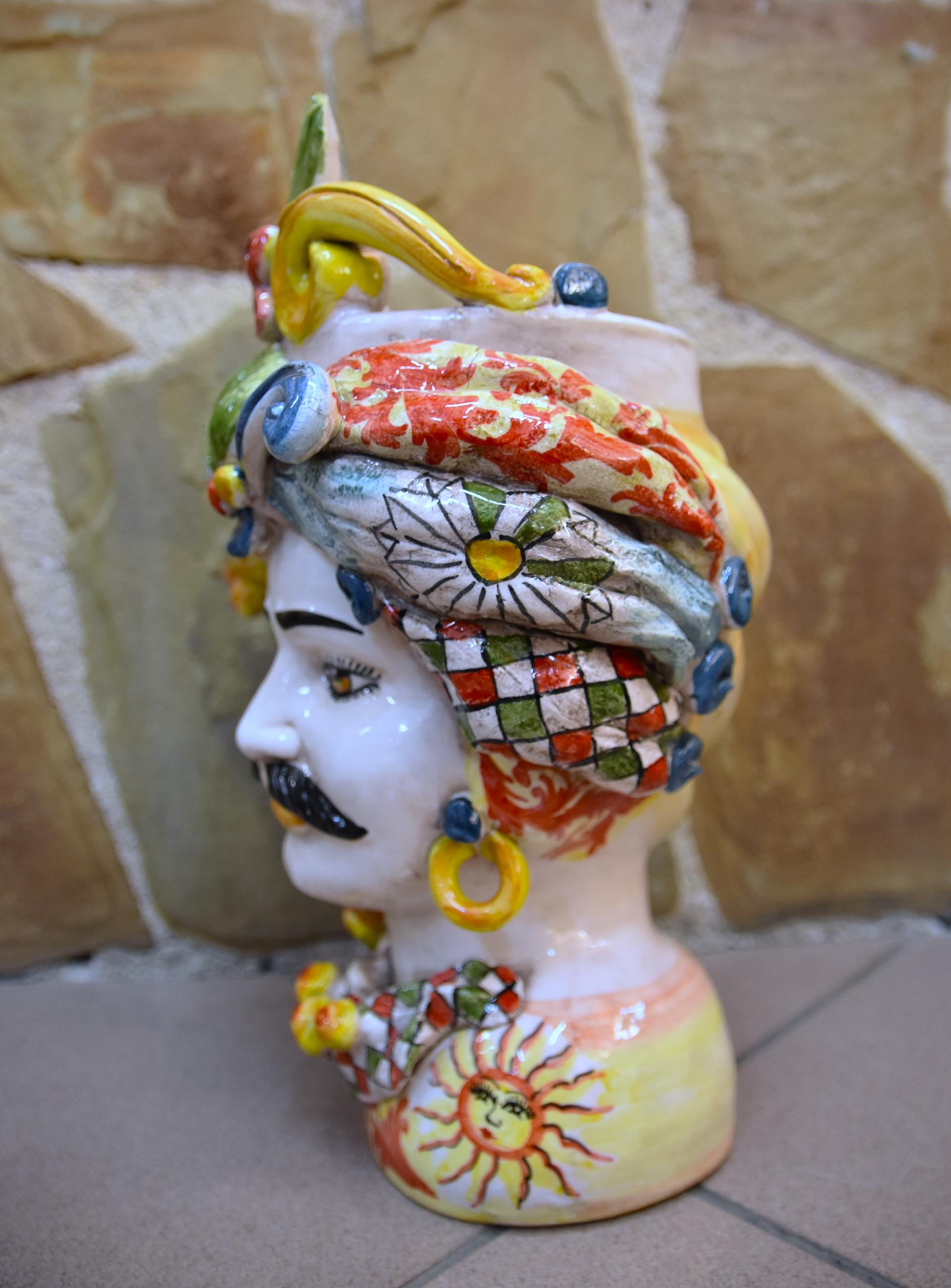 Coppia Teste di moro con fichi d'india e decoro siciliano Produzione artigianale di Caltagirone h.30cm