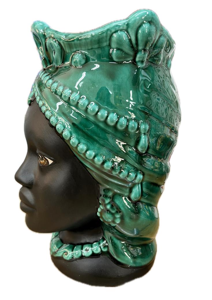 Coppia Teste di Moro moderne gioiello decoro verde ramina monocolore viso nero satinato Produzione artigianale di Caltagirone H 25cm