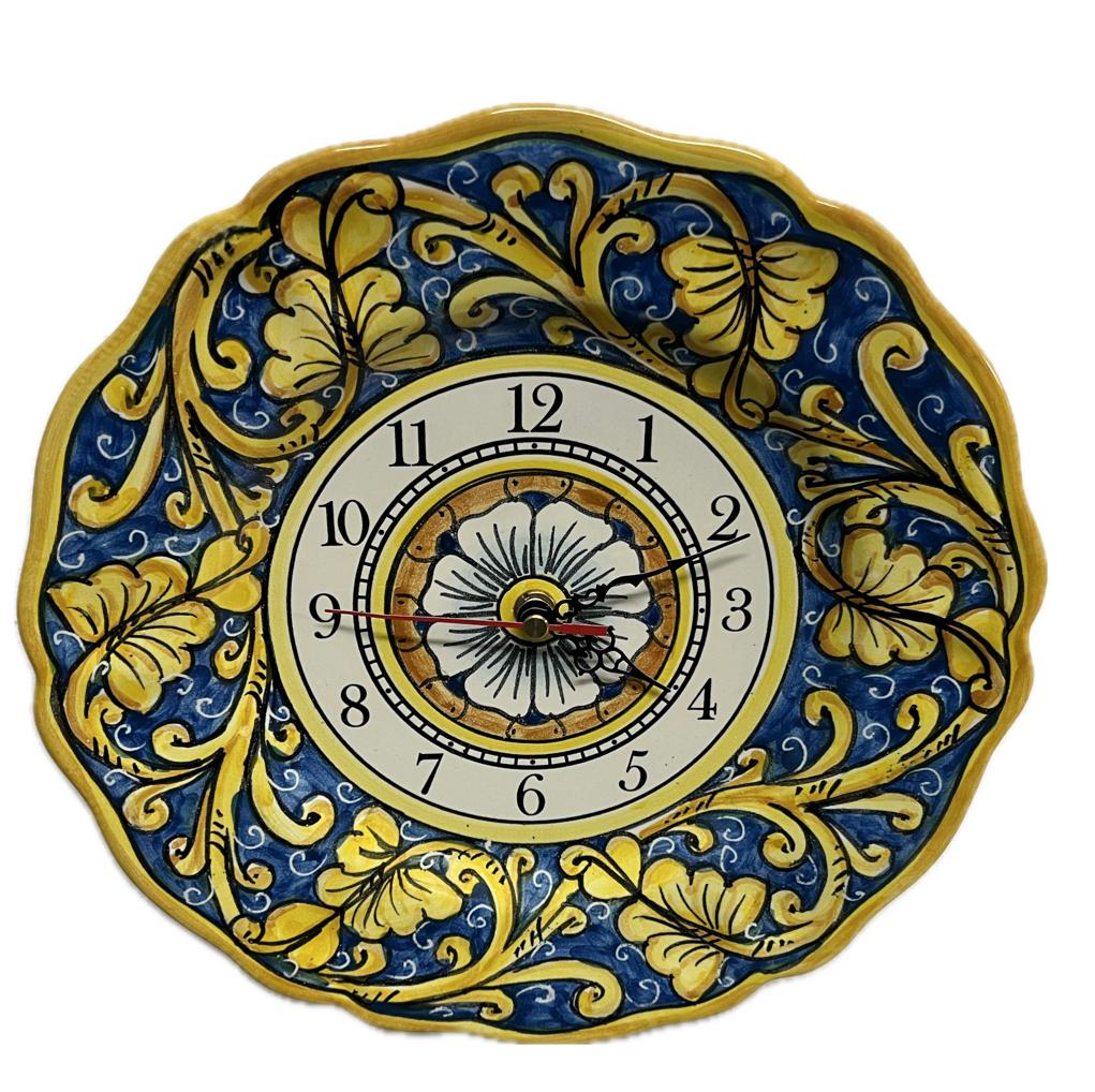 Orologio smerlato da parete in ceramica siciliana decoro valentino giallo fondo blu Produzione artigianale di Santo Stefano di Camastra Diametro 25cm