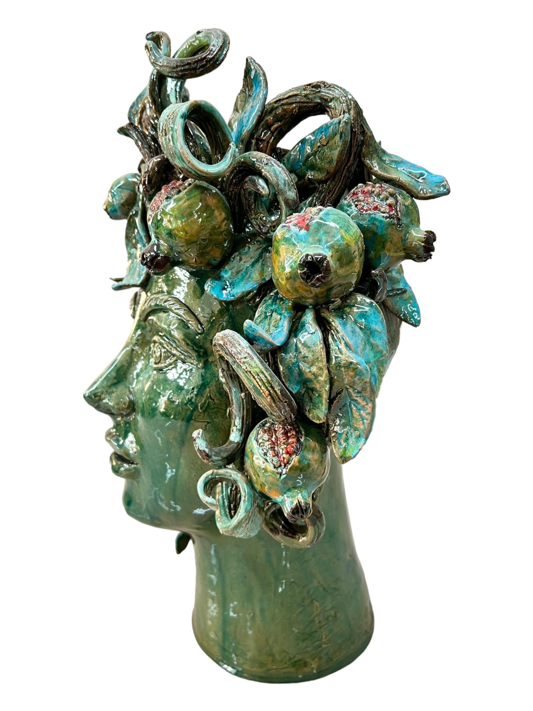 Testa di moro collezione I Miti modello Demetra con melograni Produzione artigianale di Palermo h.40 cm