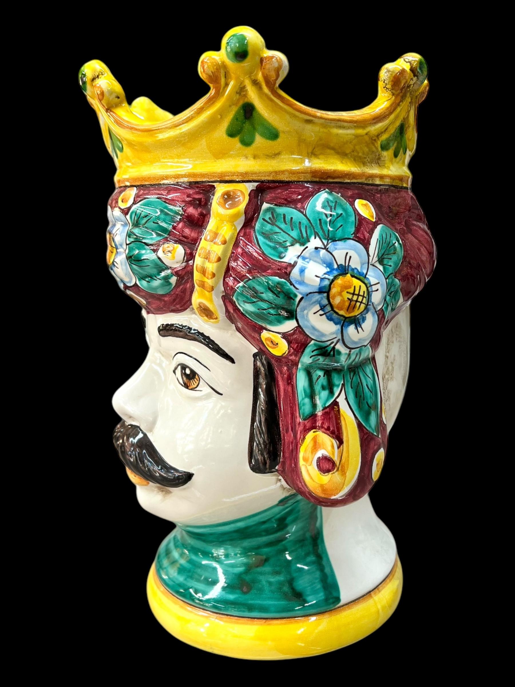 Coppia Teste di moro bordeaux classiche con corona decoro floreale Produzione artigianale  di Caltagirone h.32cm