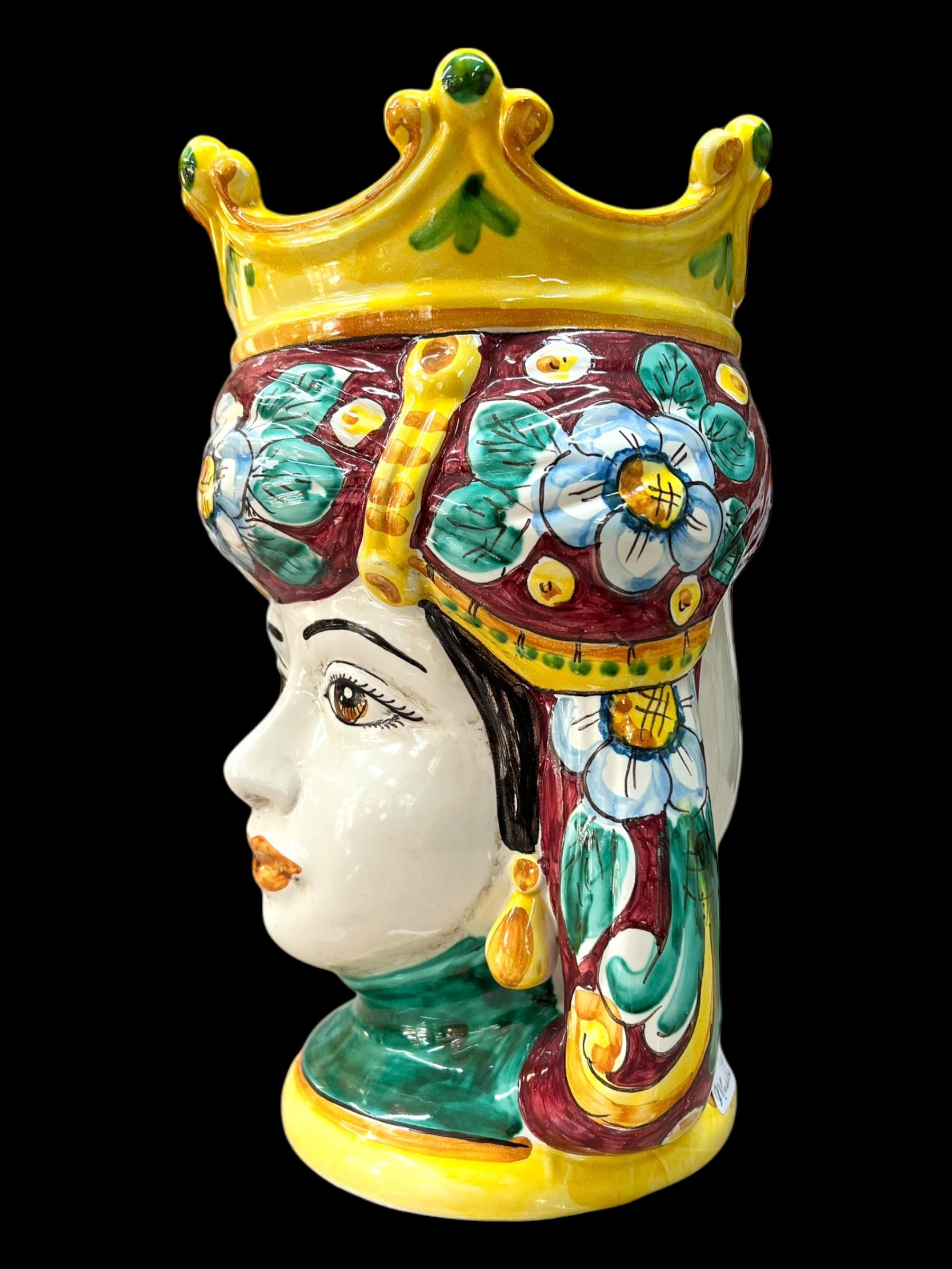 Coppia Teste di moro bordeaux classiche con corona decoro floreale Produzione artigianale  di Caltagirone h.32cm