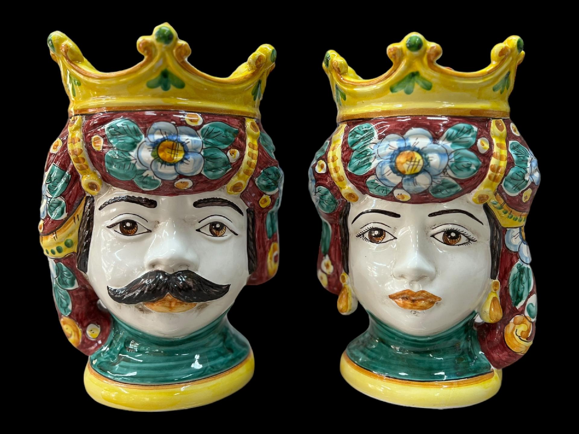 Coppia Teste di moro bordeaux classiche con corona decoro floreale Produzione artigianale  di Caltagirone h.32cm