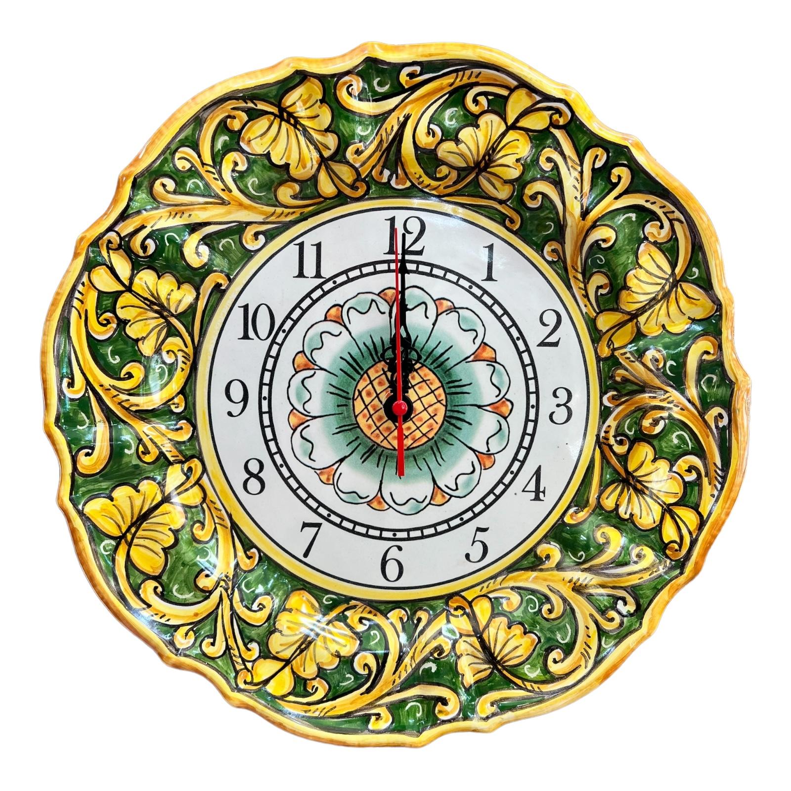 Orologio da parete in ceramica siciliana smerlato decoro ornato giallo e verde Produzione artigianale di Santo Stefano di Camastra Diametro 30cm