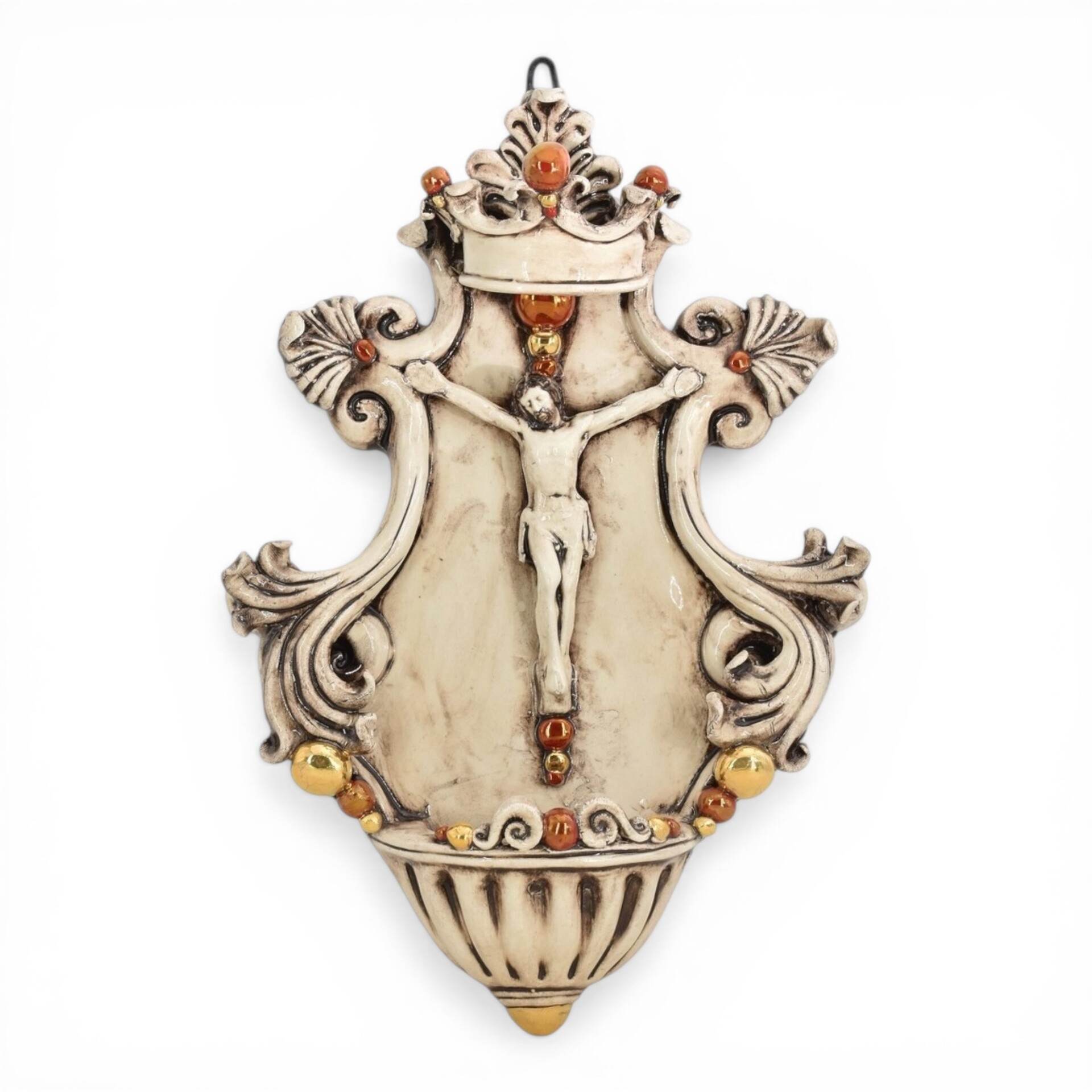 Acquasantiera Cristo in rilievo in ceramica siciliana dettagli oro e lustri madreperla antichizzato Produzione artigianale di Caltagirone 19x30cm