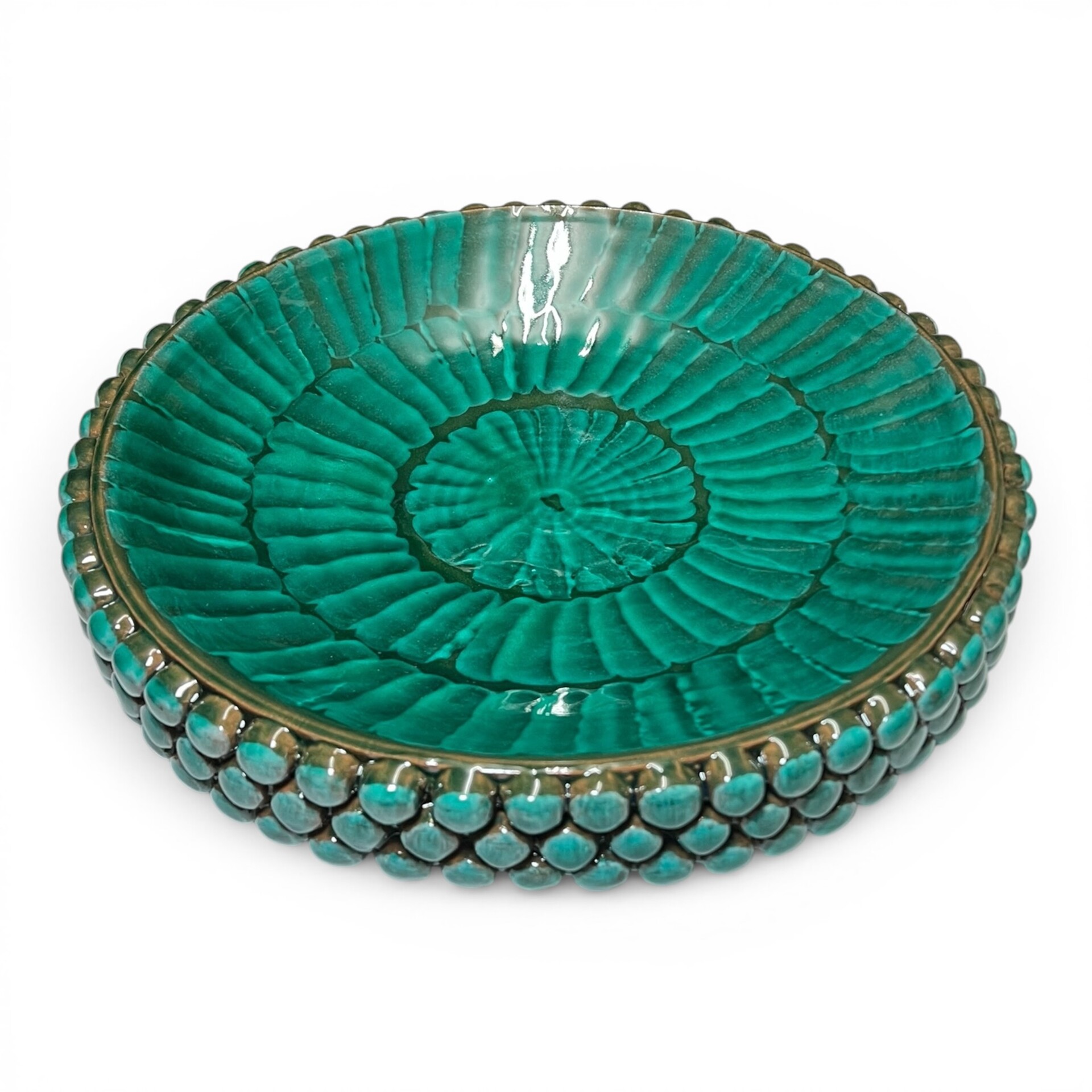 Centrotavola decoro pigna verde acqua in ceramica siciliana Produzione artigianale di Santo Stefano di Camastra Diametro 27cm