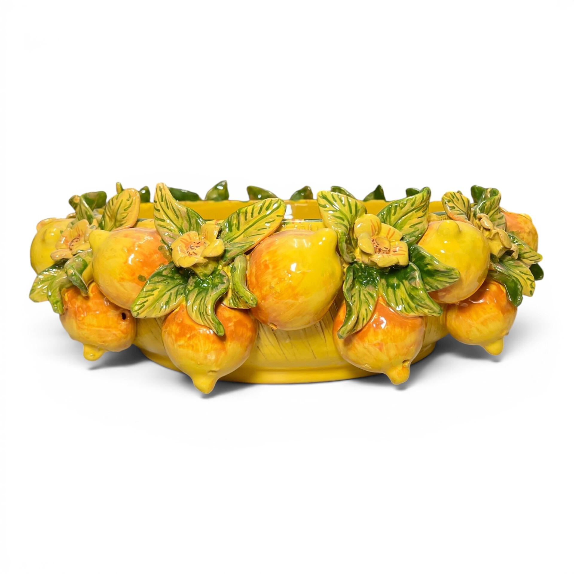 Centrotavola con applicazione limoni foglie e fiori in ceramica siciliana Produzione artigianale di Santo Stefano di Camastra Diametro 40cm