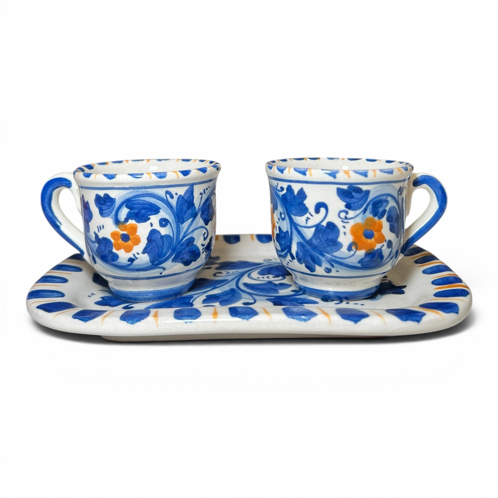 Set caffè due tazzine tête-à-tête con vassoio decoro floreale blu in ceramica siciliana Produzione artigianale di Santo Stefano di Camastra lunghezza 20cm