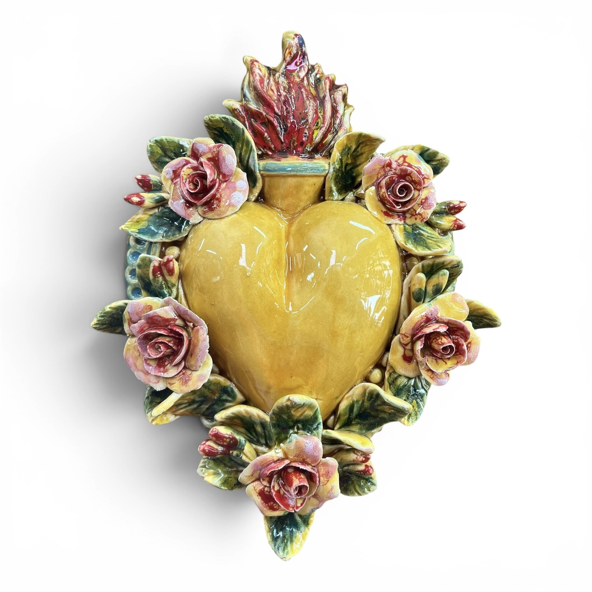 Cuore Sacro Ex Voto da parete decoro giallo ocra e rose rosa in ceramica siciliana Produzione artigianale di Palermo h.27cm
