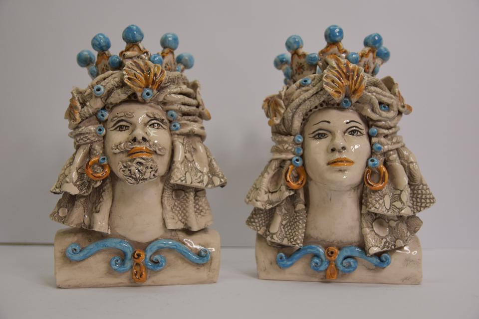 Coppia Teste di moro decoro turbante Produzione artigianale di Caltagirone  Mezzobusto h.25