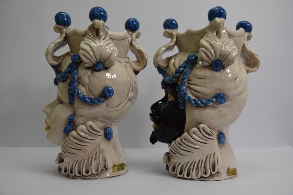 Teste di moro con corona decorata Produzione artigianale di Caltagirone h.35cm