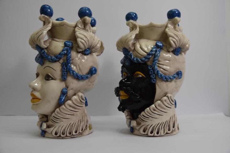 Teste di moro con corona decorata Produzione artigianale di Caltagirone h.35cm