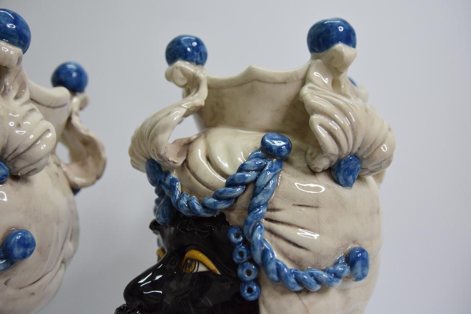 Teste di moro con corona decorata Produzione artigianale di Caltagirone h.35cm